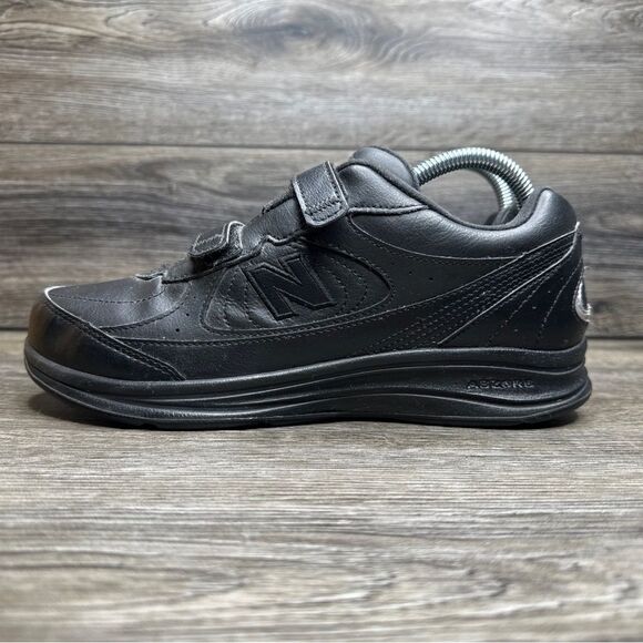 New Balance Black Women's Sneakers - Picture 6 of 11